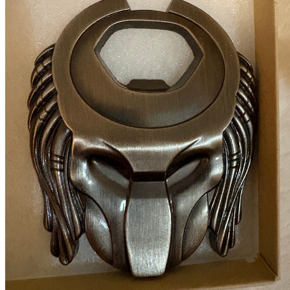 Predator Bottle Opener Loot Crate Exclusive 2017 Fox Sci-Fi Collectible Metal